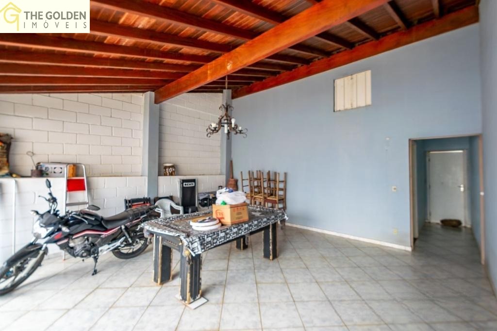 Casa de Condomínio à venda com 3 quartos, 300m² - Foto 3