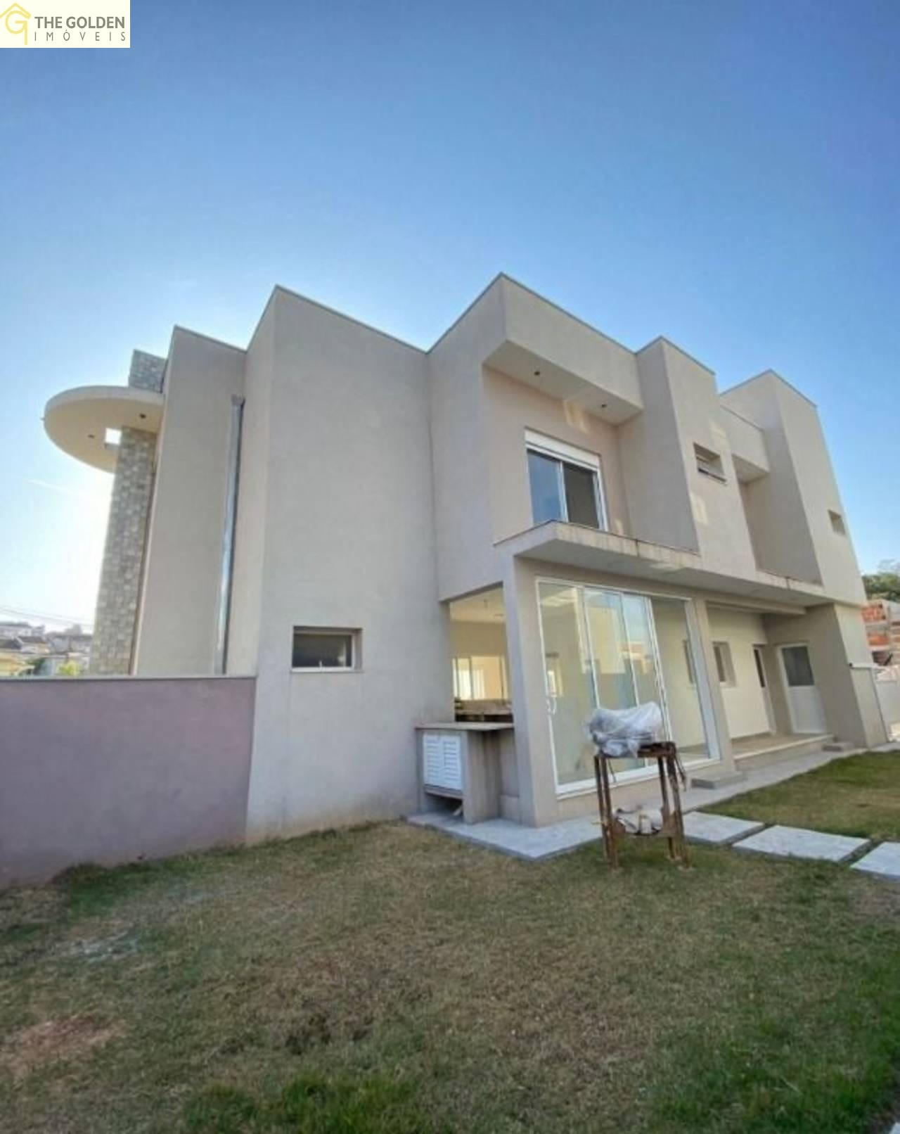 Casa de Condomínio à venda com 3 quartos, 315m² - Foto 2