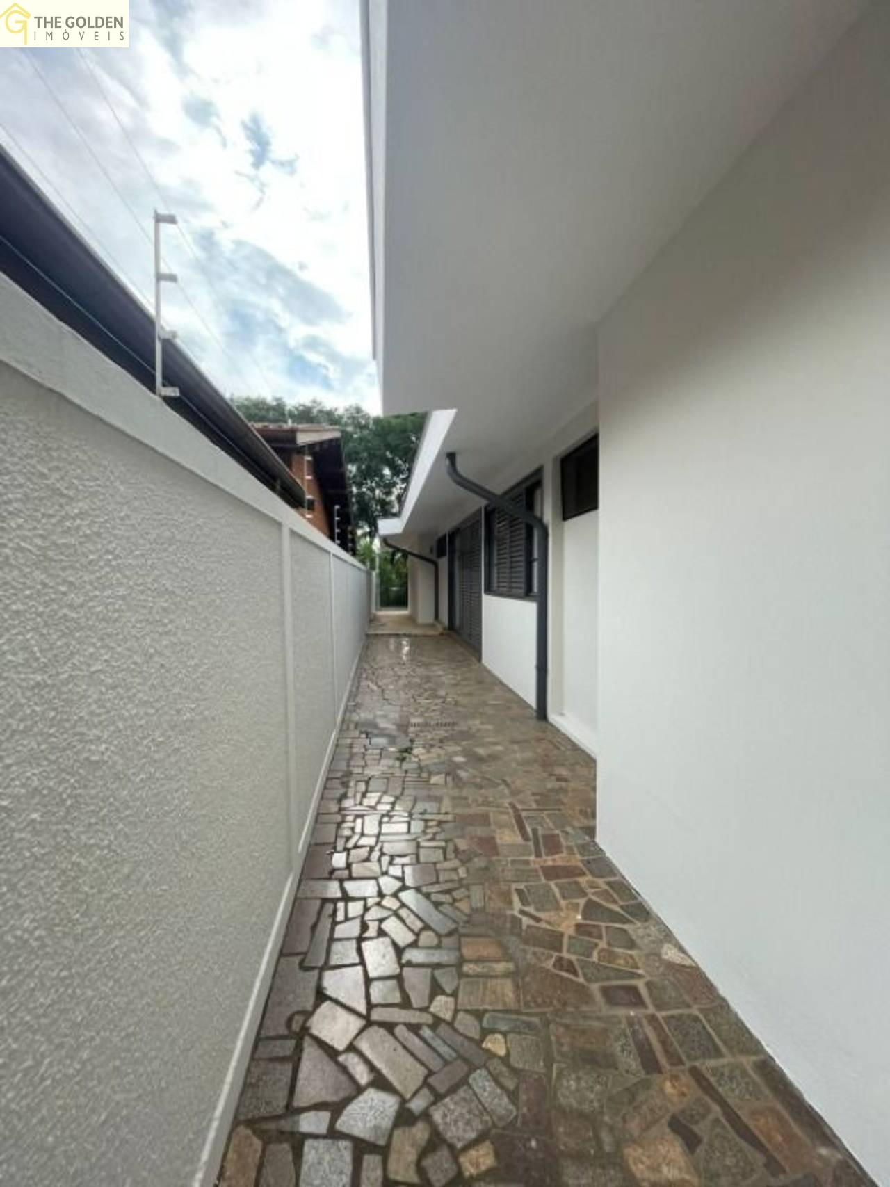 Casa de Condomínio para alugar com 4 quartos, 360m² - Foto 4