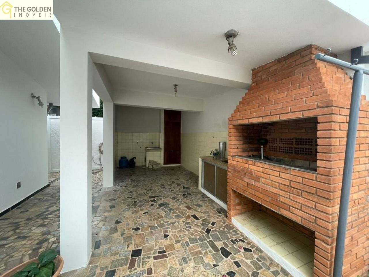 Casa de Condomínio para alugar com 4 quartos, 360m² - Foto 5