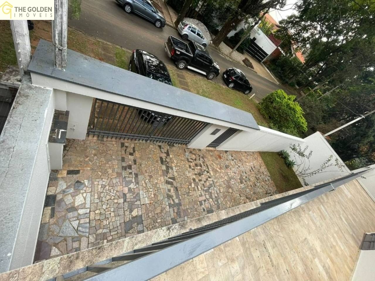 Casa de Condomínio para alugar com 4 quartos, 360m² - Foto 2