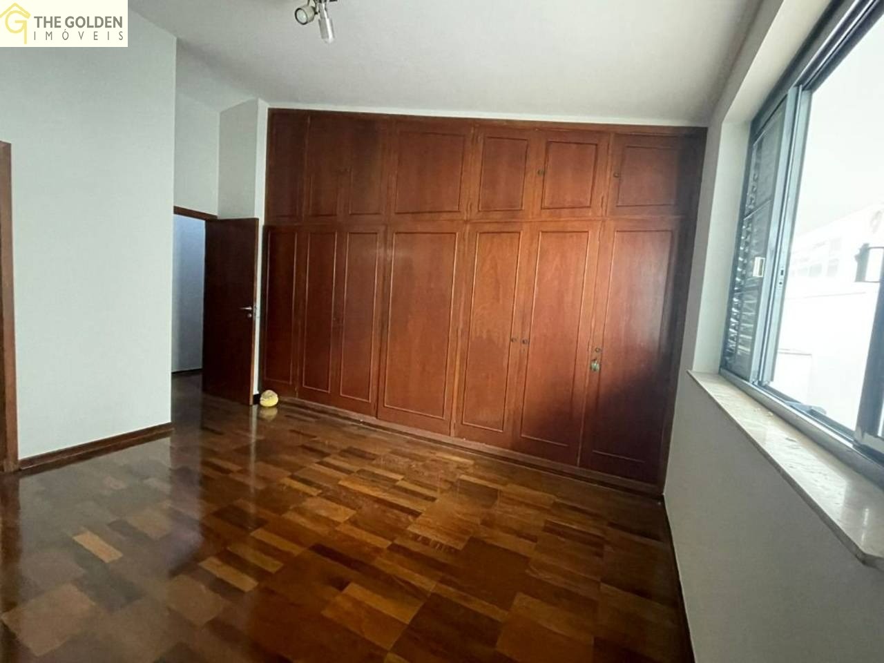 Casa de Condomínio para alugar com 4 quartos, 360m² - Foto 9