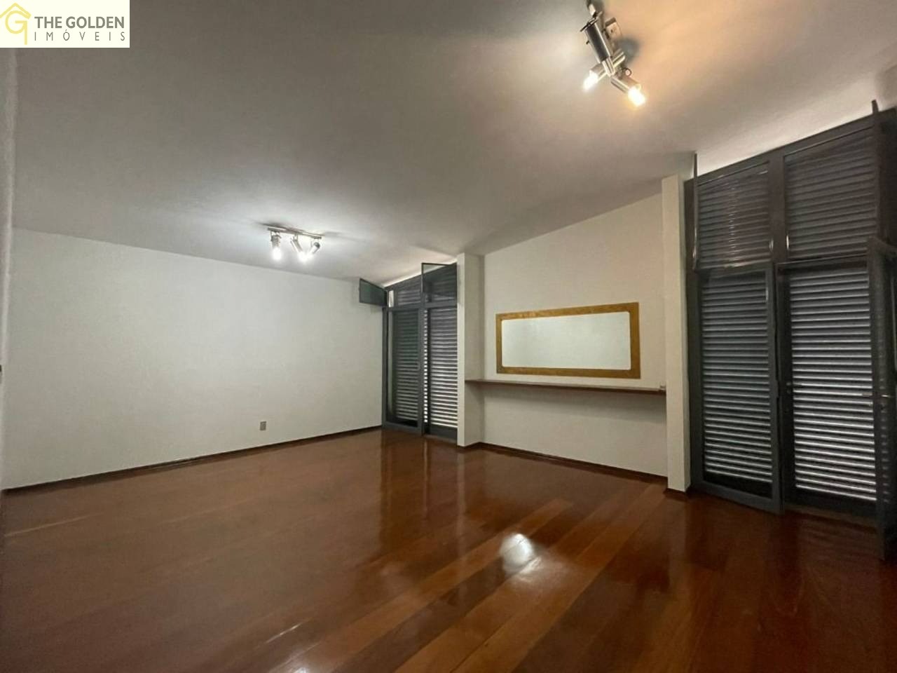 Casa de Condomínio para alugar com 4 quartos, 360m² - Foto 32