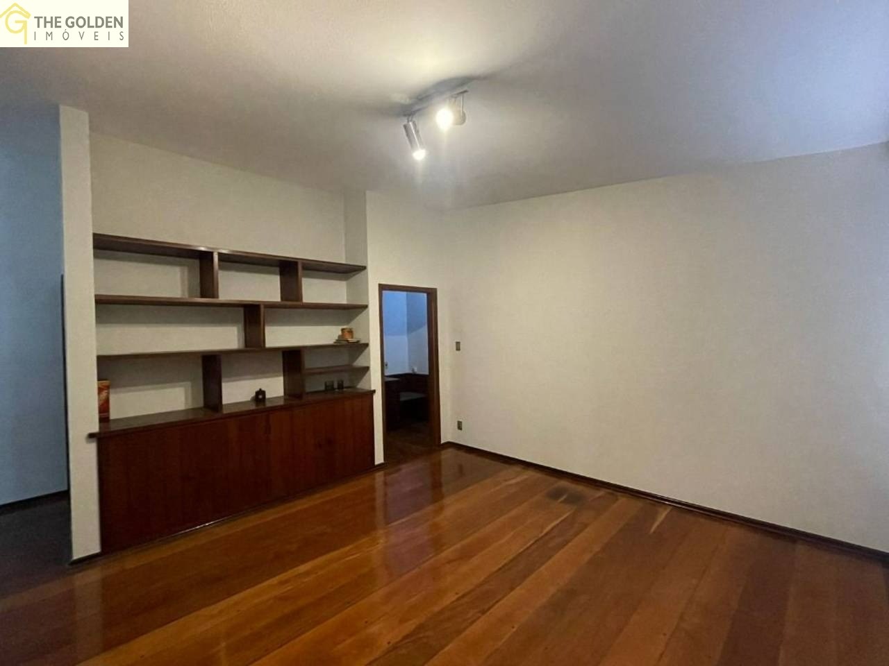 Casa de Condomínio para alugar com 4 quartos, 360m² - Foto 25