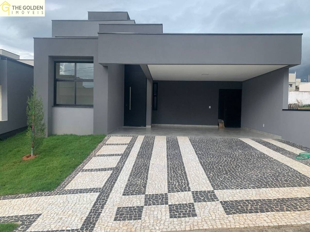 Casa de Condomínio à venda com 3 quartos, 186m² - Foto 1