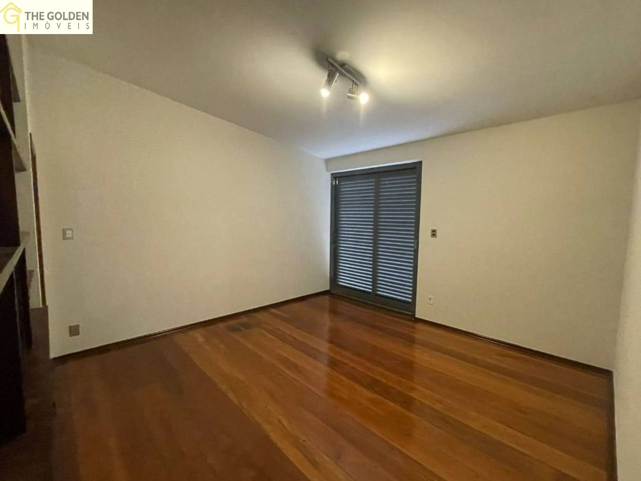 Casa de Condomínio para alugar com 4 quartos, 360m² - Foto 27