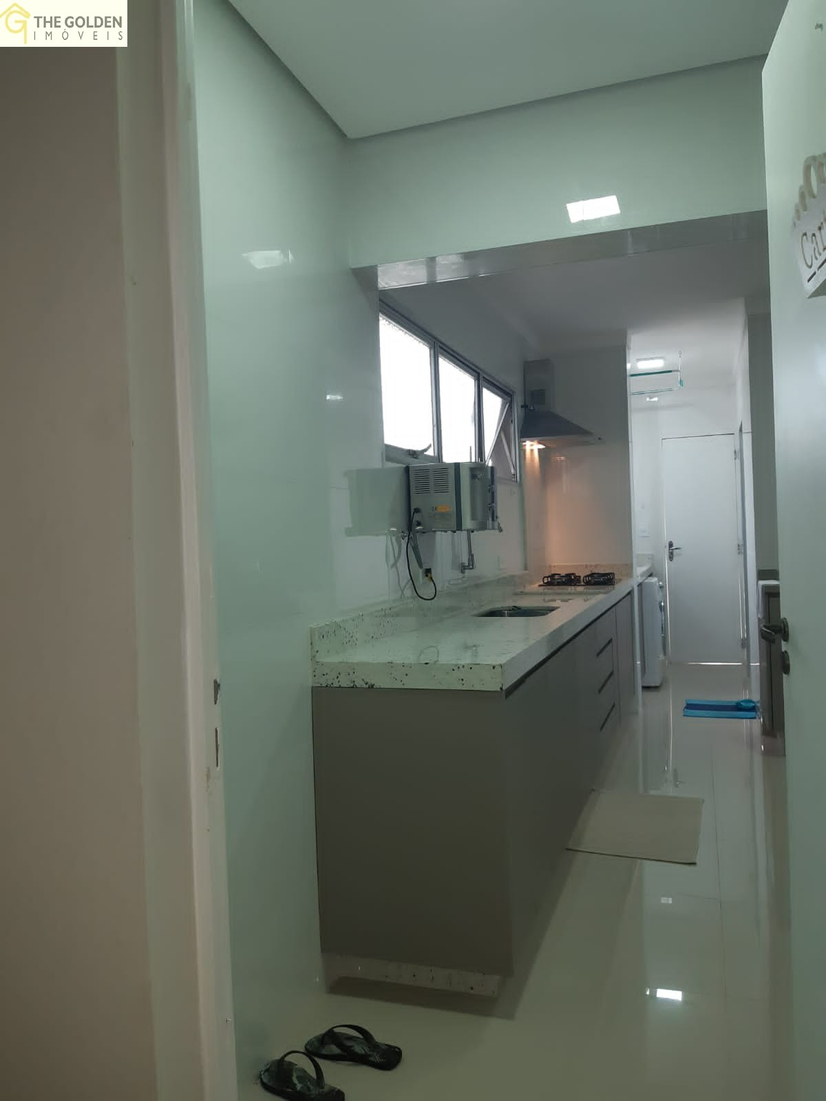 Apartamento à venda com 3 quartos, 98m² - Foto 3