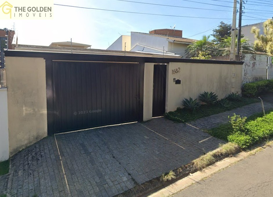 Casa à venda com 3 quartos, 172m² - Foto 1