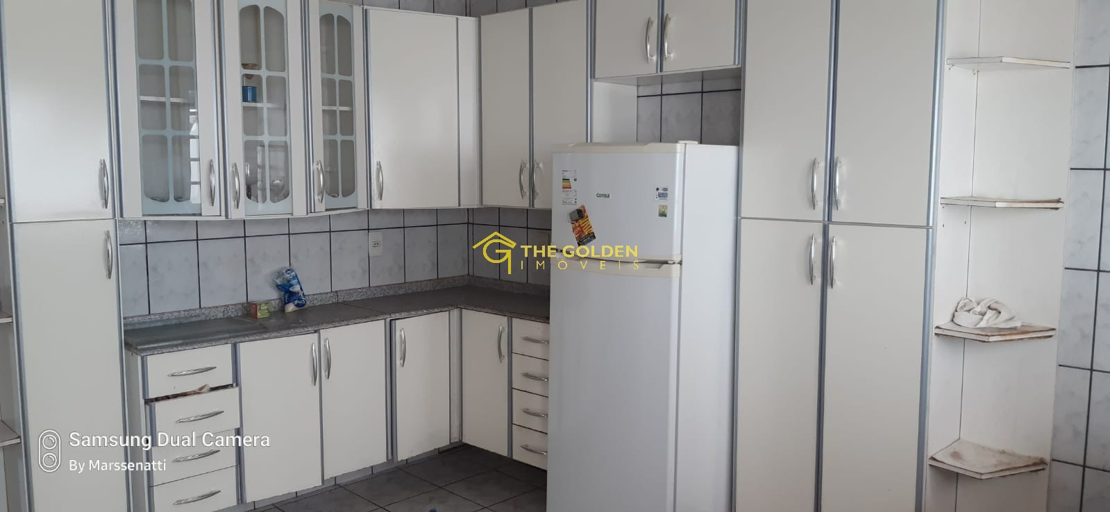 Casa à venda com 4 quartos, 180m² - Foto 1