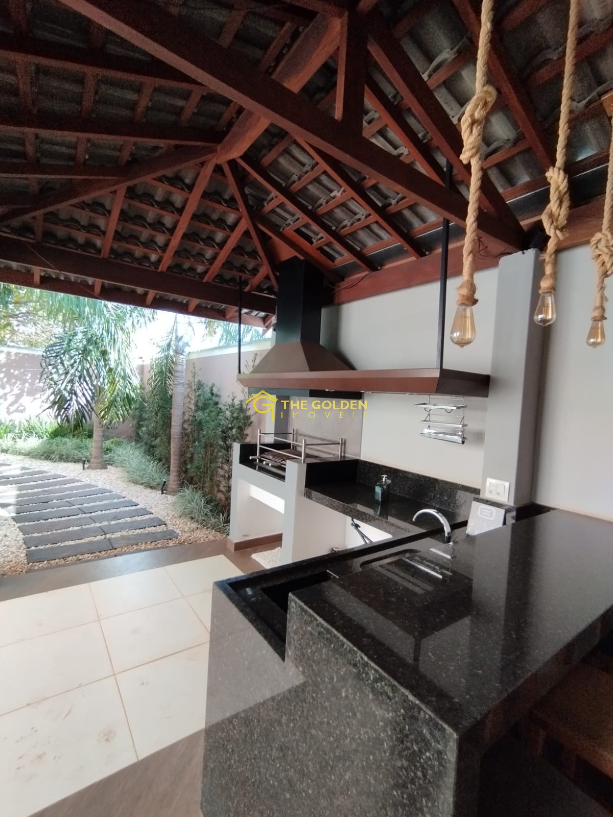 Casa à venda com 3 quartos, 350m² - Foto 54