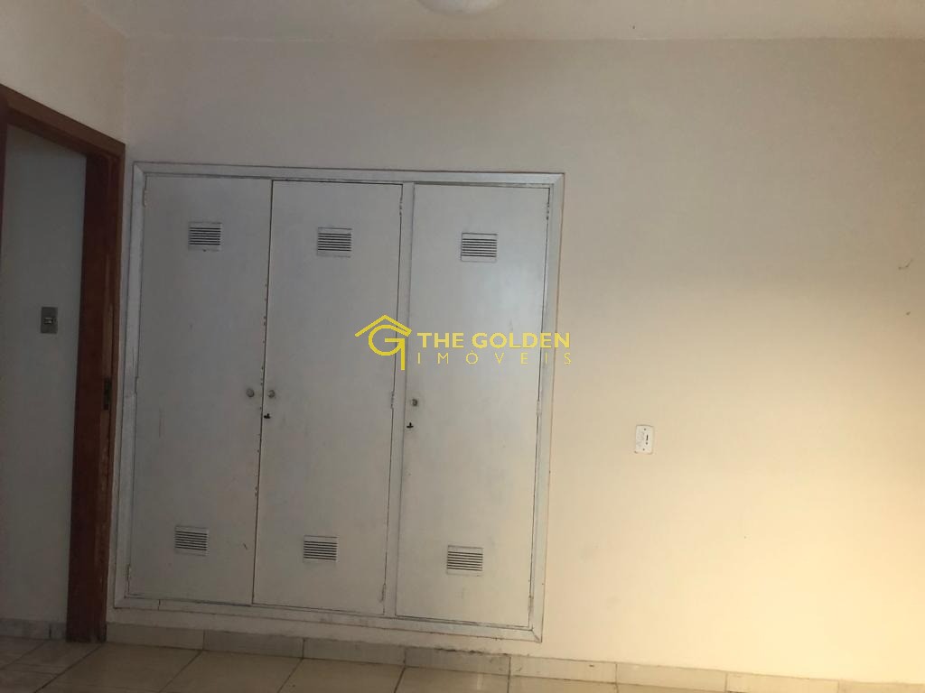 Casa à venda com 4 quartos, 250m² - Foto 25