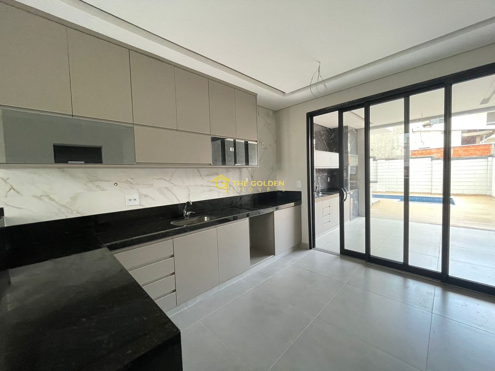 Casa de Condomínio à venda com 3 quartos, 300m² - Foto 18