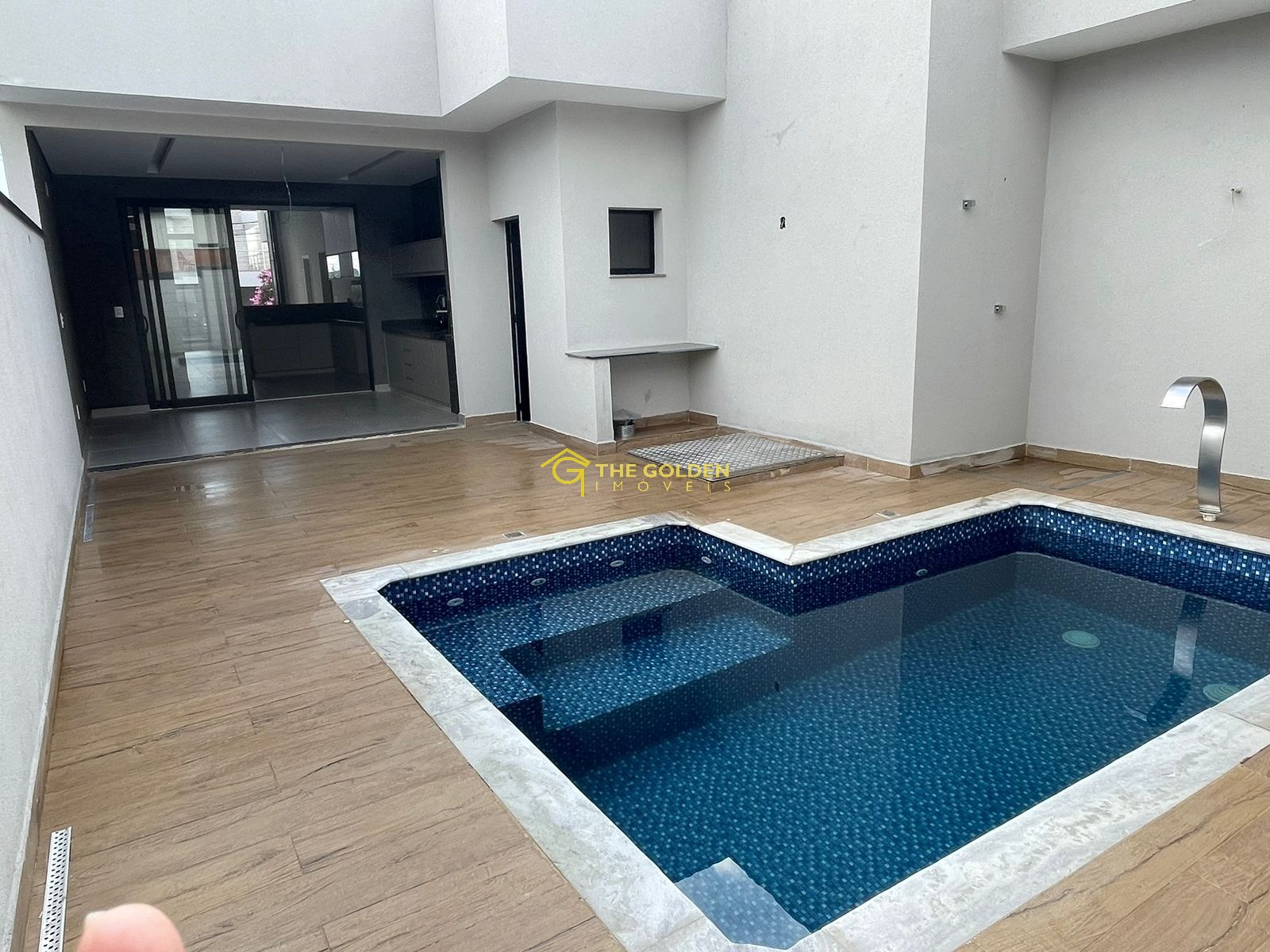 Casa de Condomínio à venda com 3 quartos, 300m² - Foto 3