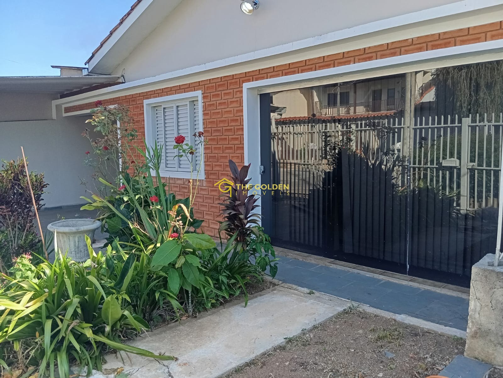 Casa à venda com 3 quartos, 308m² - Foto 1