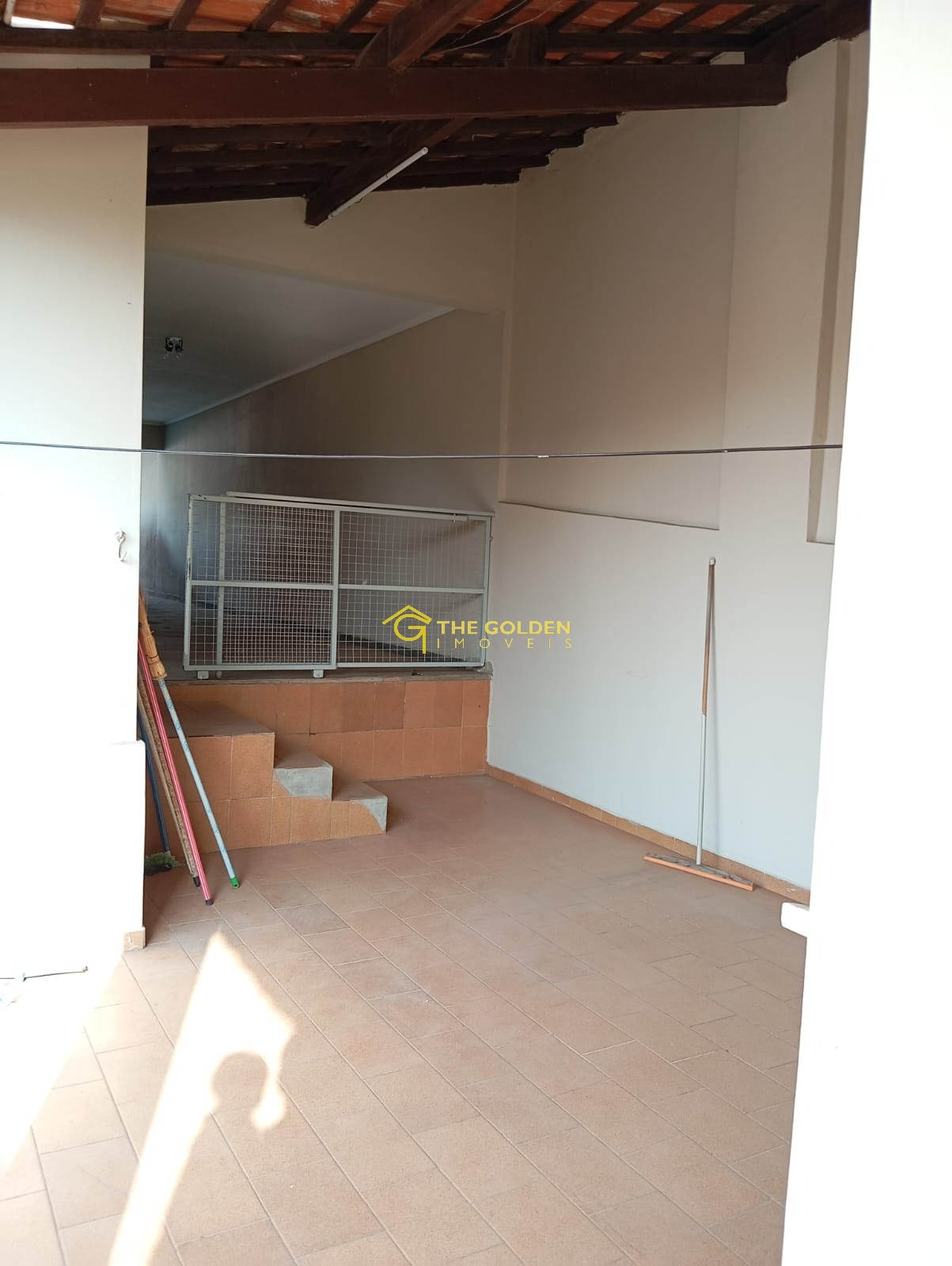 Casa à venda com 3 quartos, 308m² - Foto 2