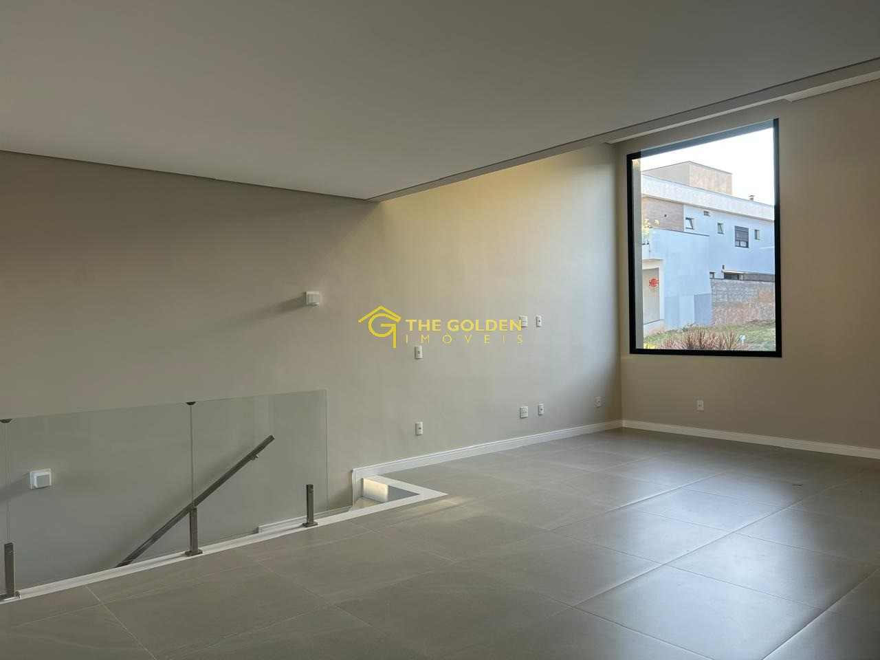 Casa de Condomínio à venda com 3 quartos, 222m² - Foto 2