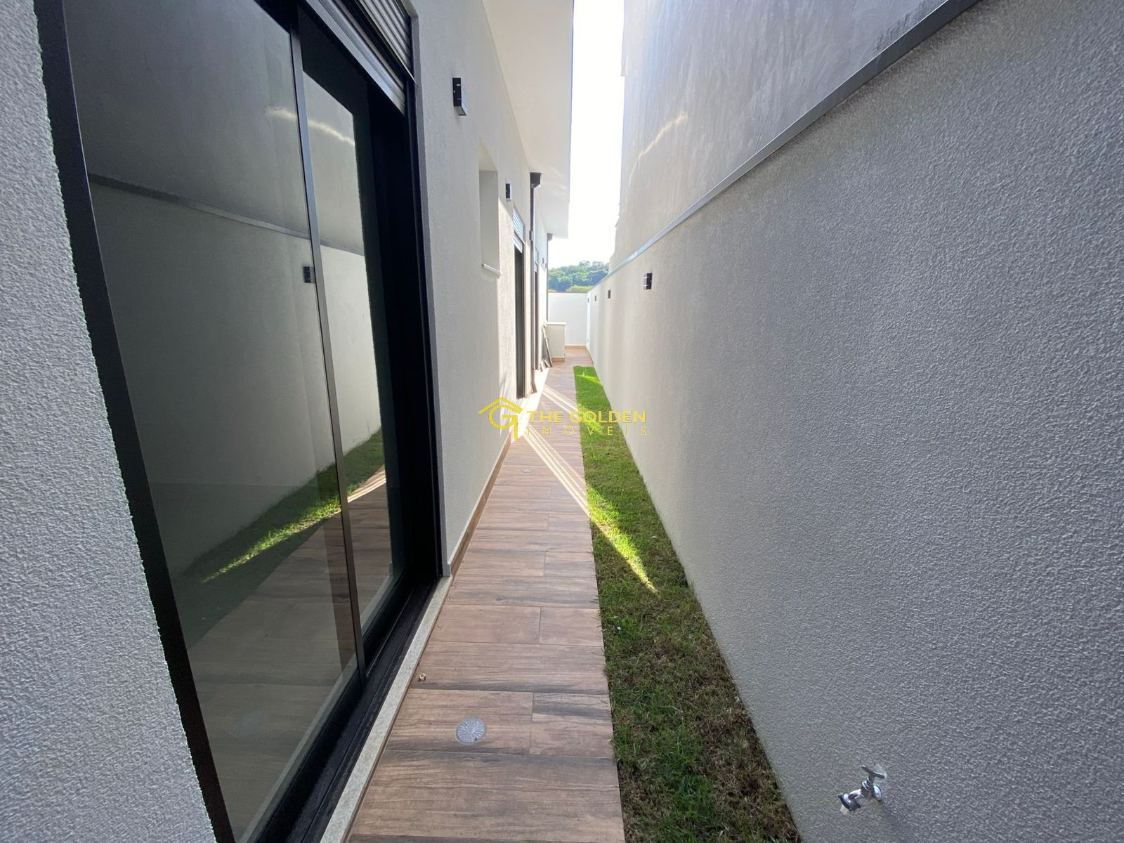 Casa de Condomínio à venda com 3 quartos, 179m² - Foto 2