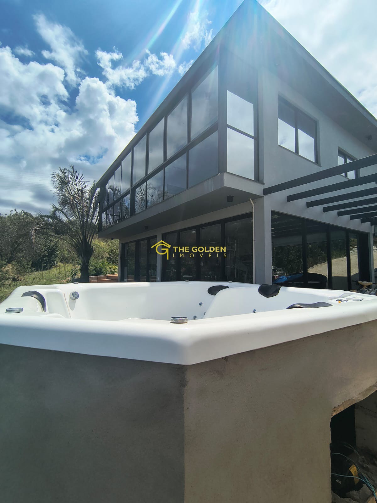Chácara à venda e aluguel com 3 quartos, 1000m² - Foto 1