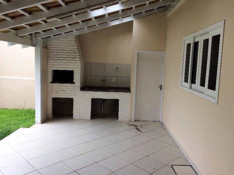 Casa à venda com 3 quartos, 360m² - Foto 4