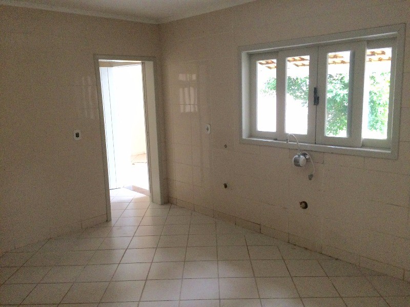 Casa à venda com 3 quartos, 360m² - Foto 7