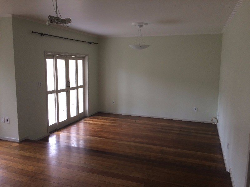 Casa à venda com 3 quartos, 360m² - Foto 8