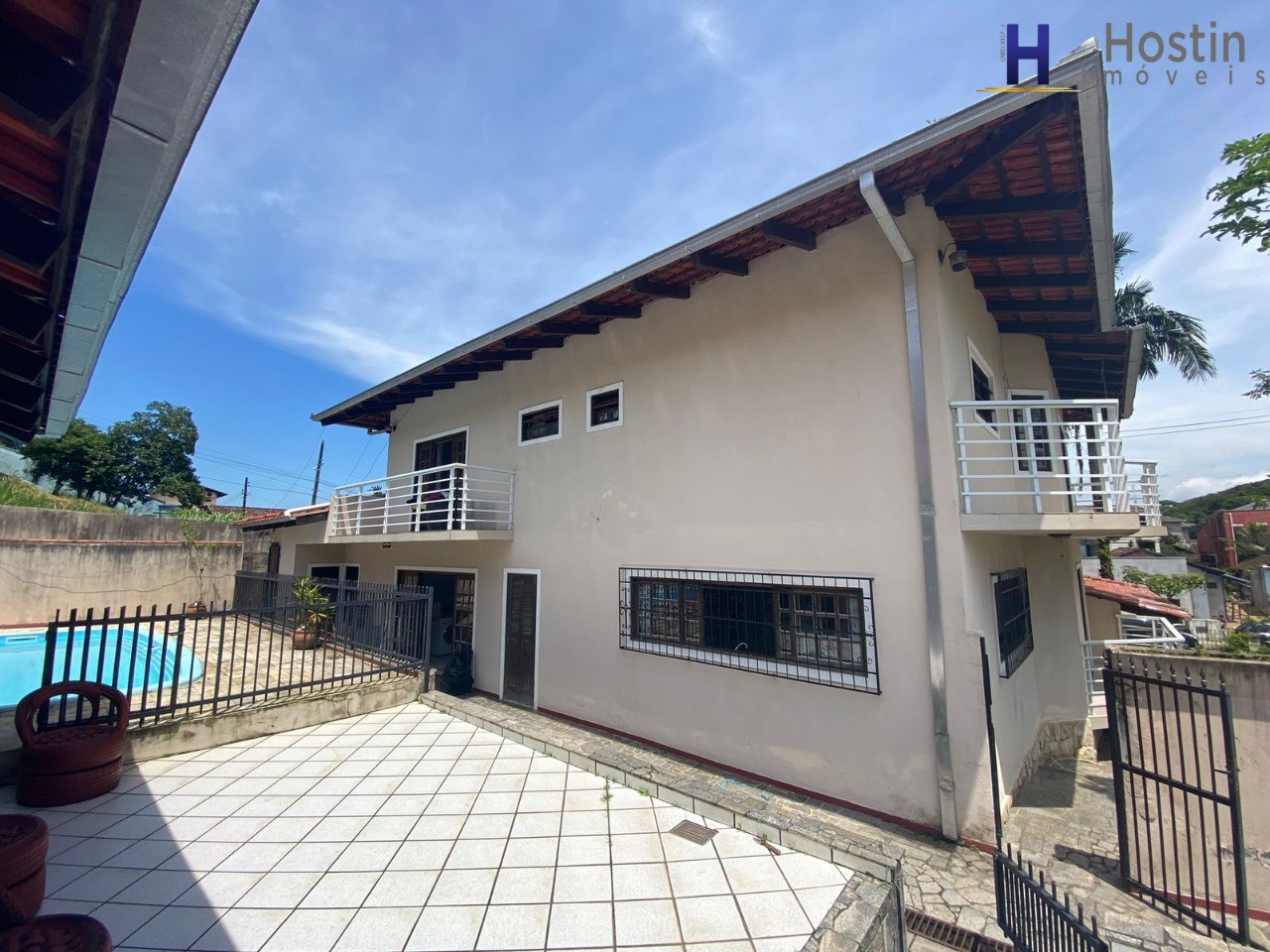 Casa à venda com 4 quartos, 608m² - Foto 2
