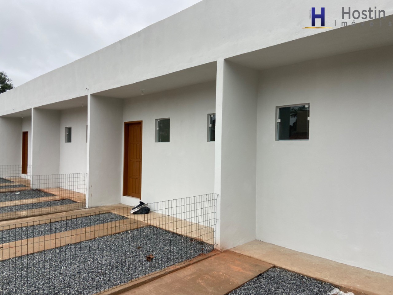 Casa à venda com 4 quartos, 90m² - Foto 1