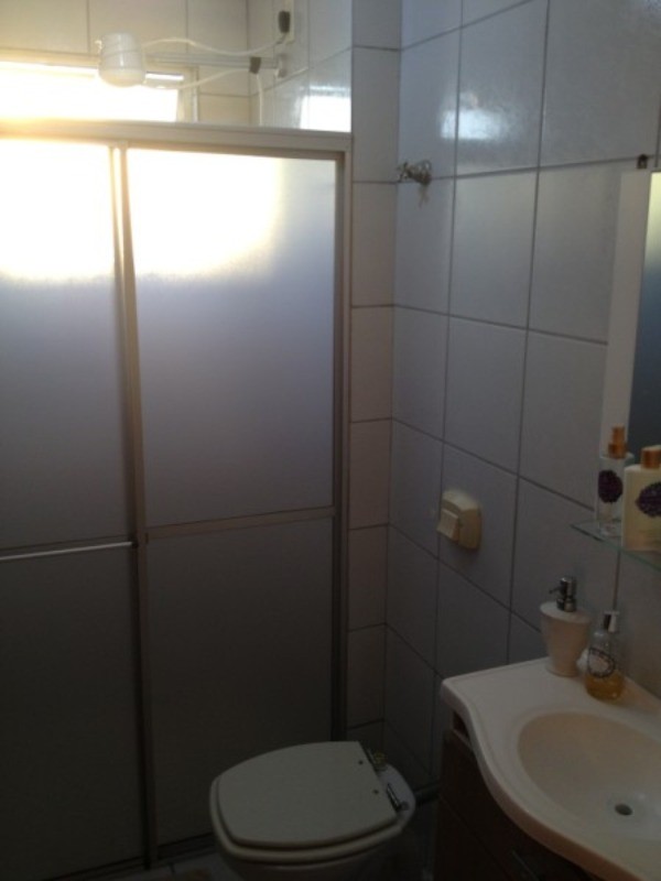 Apartamento à venda com 2 quartos, 70m² - Foto 2