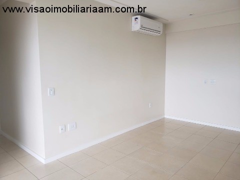 Apartamento à venda com 3 quartos, 96m² - Foto 2