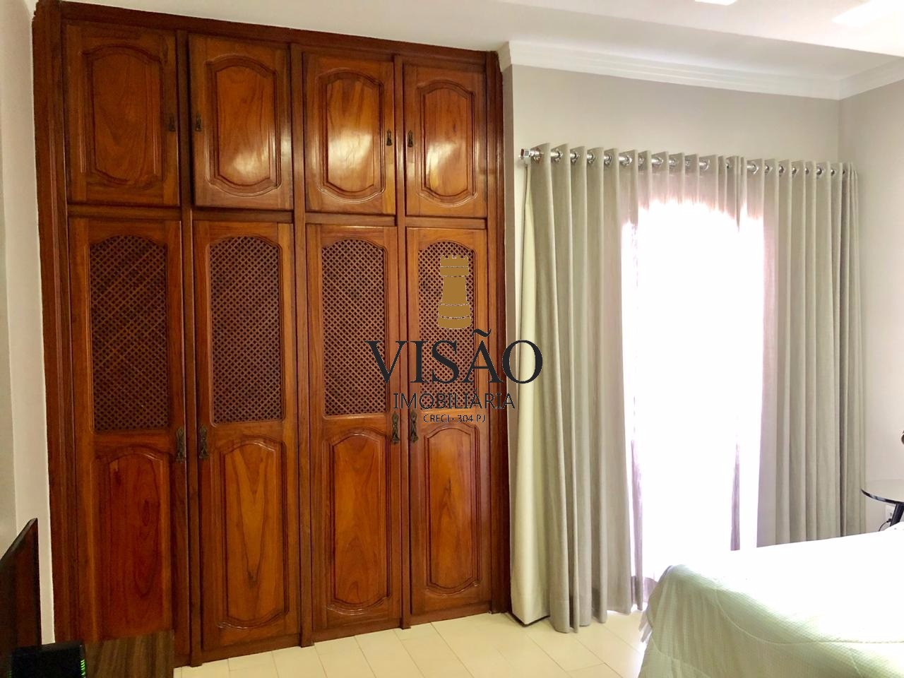 Apartamento à venda com 3 quartos, 180m² - Foto 4