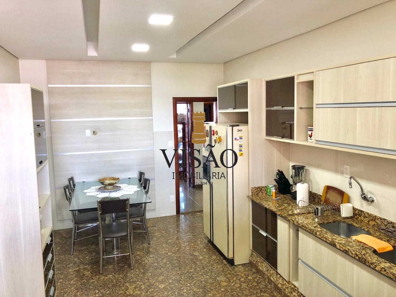 Apartamento à venda com 3 quartos, 180m² - Foto 8