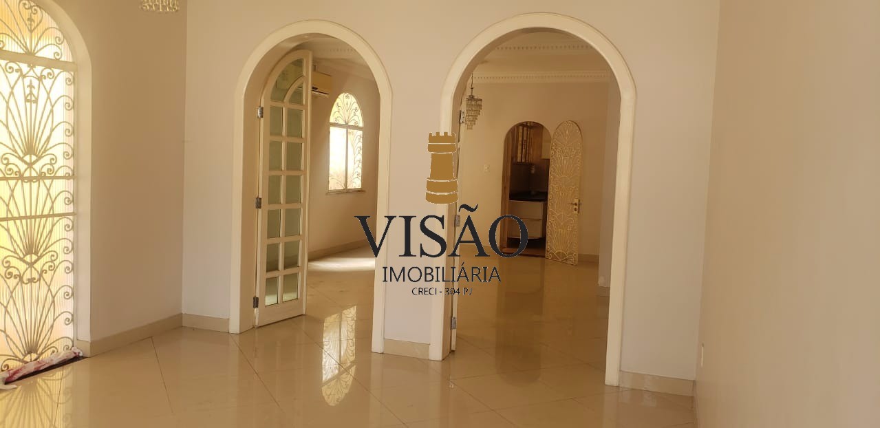 Casa à venda com 4 quartos, 300m² - Foto 4