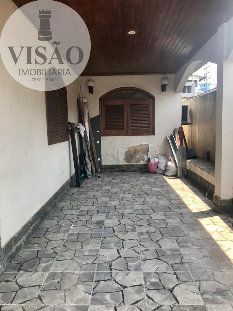 Casa à venda com 3 quartos, 300m² - Foto 4