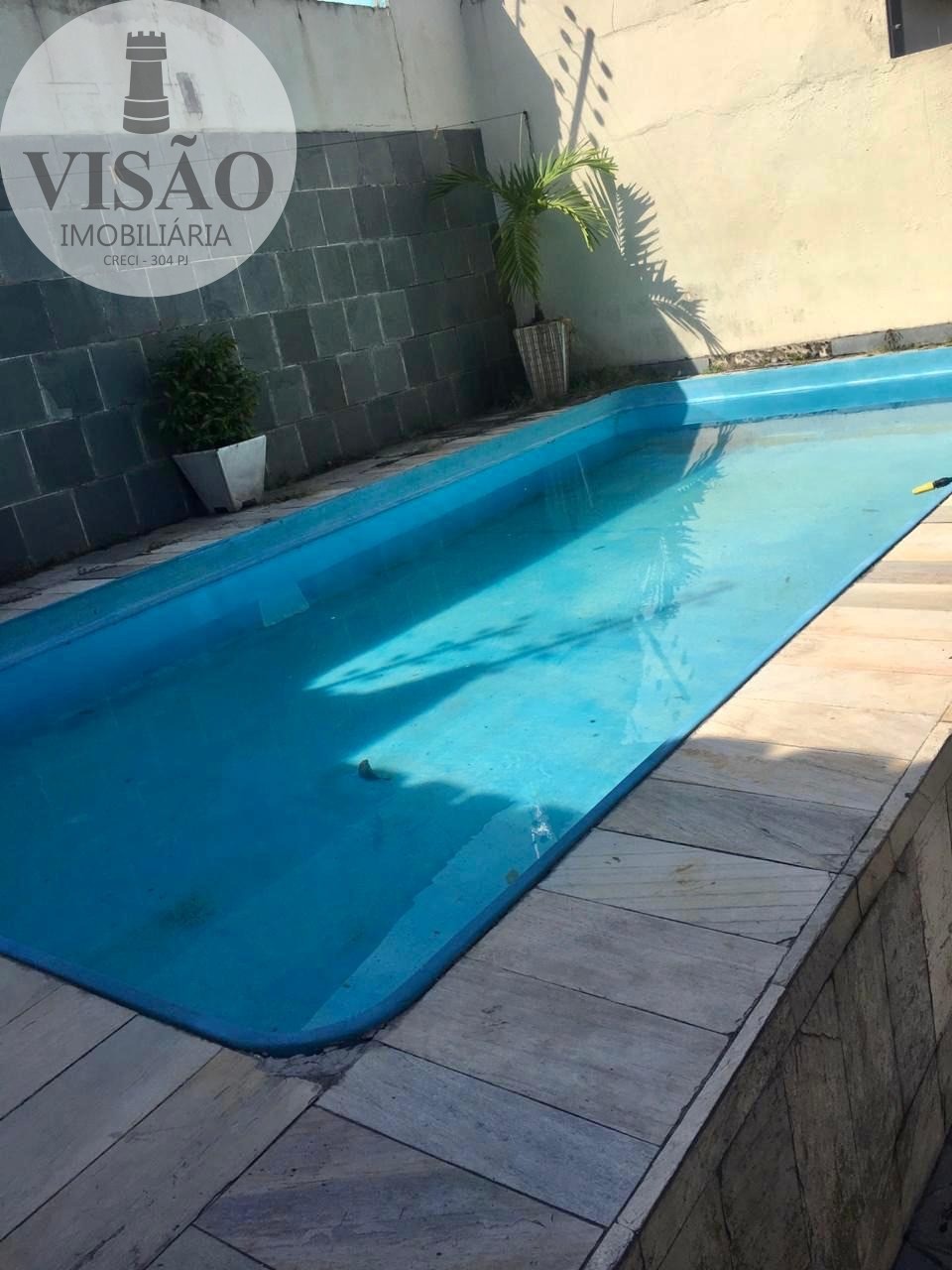 Casa à venda com 3 quartos, 300m² - Foto 1