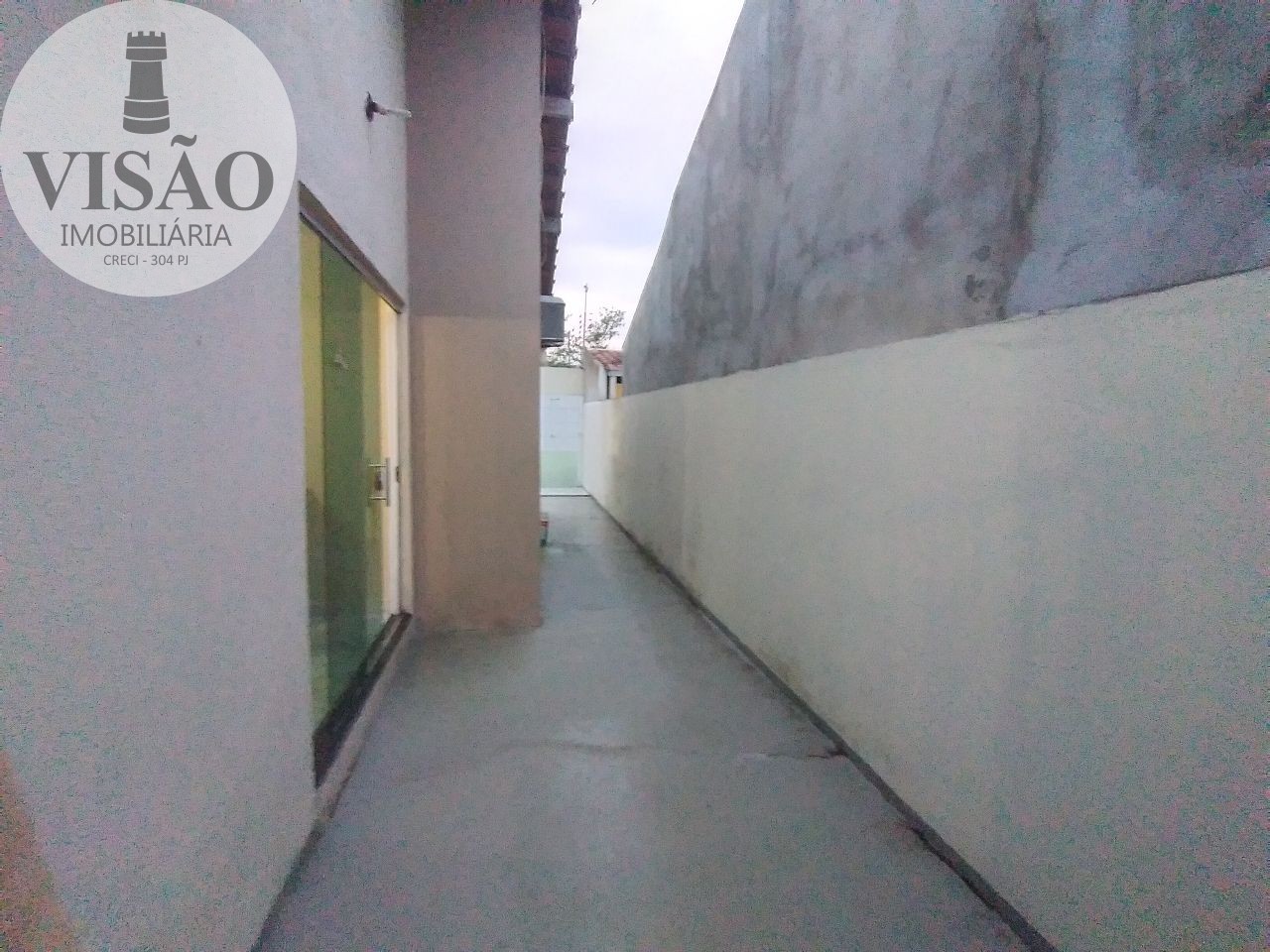 Casa à venda com 2 quartos, 200m² - Foto 3