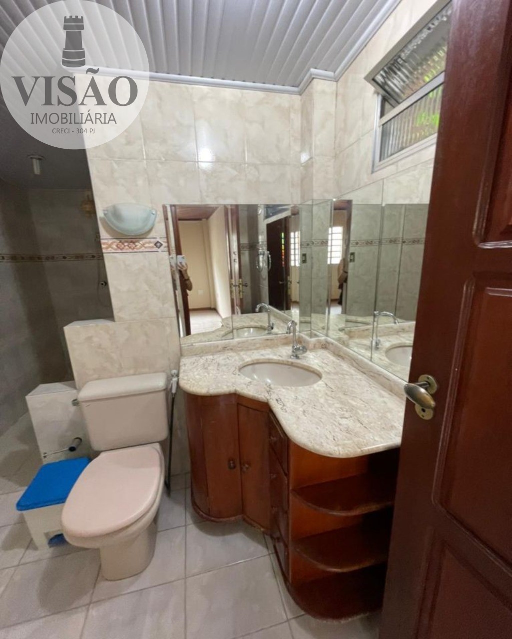 Casa à venda com 3 quartos, 252m² - Foto 10