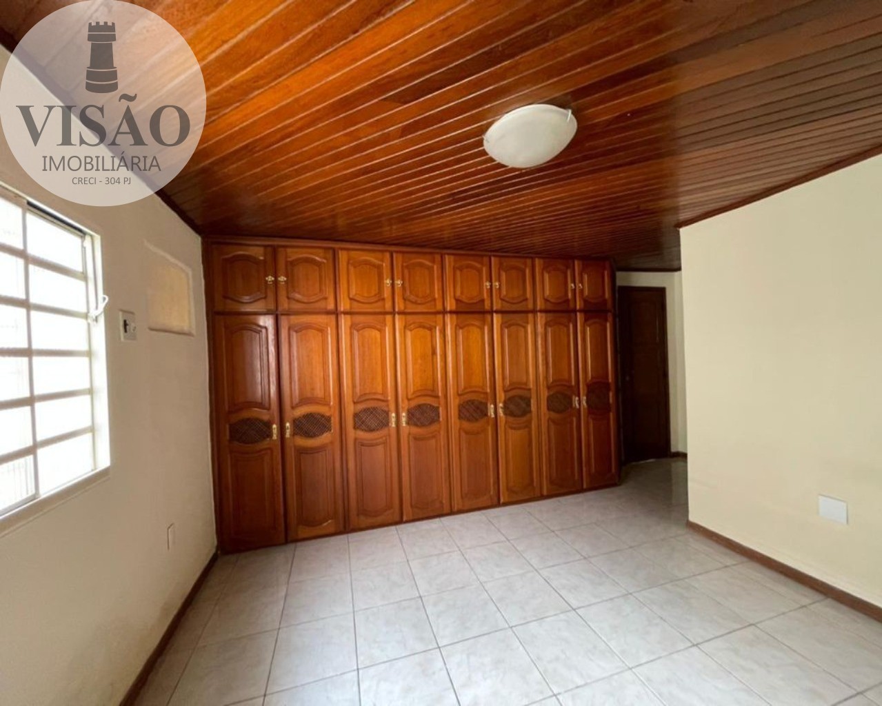 Casa à venda com 3 quartos, 252m² - Foto 8