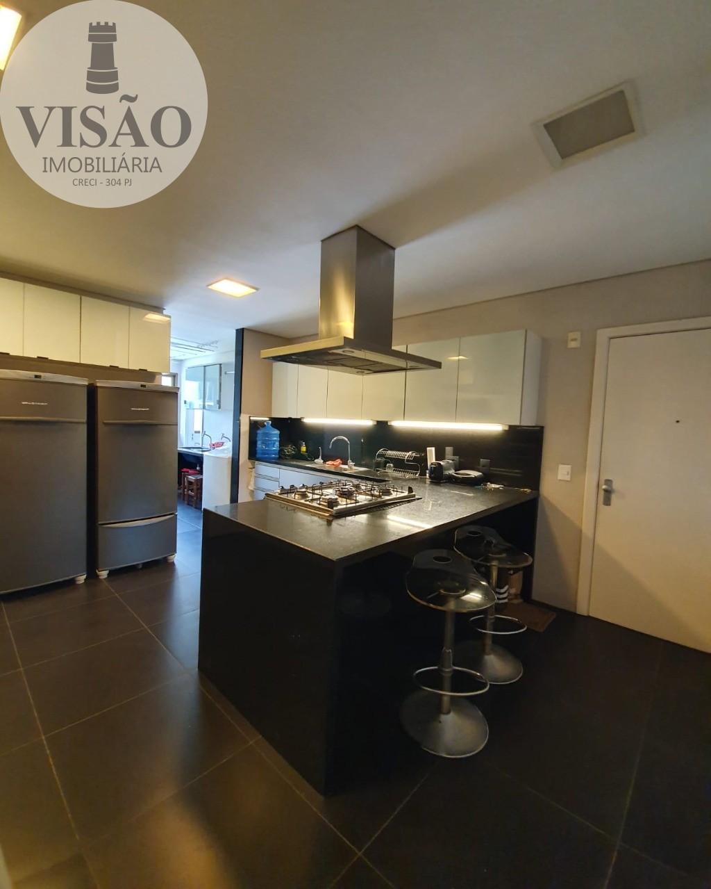 Apartamento à venda com 4 quartos, 180m² - Foto 9