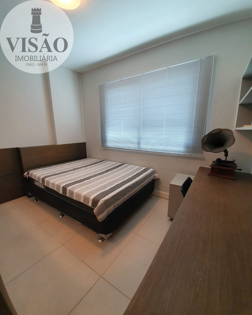 Apartamento à venda com 4 quartos, 180m² - Foto 15