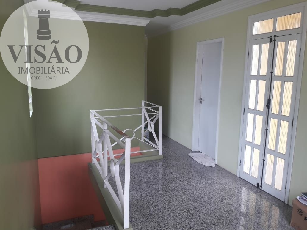 Casa à venda com 4 quartos, 208m² - Foto 3