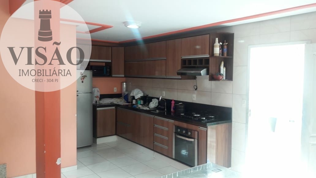 Casa à venda com 4 quartos, 208m² - Foto 2