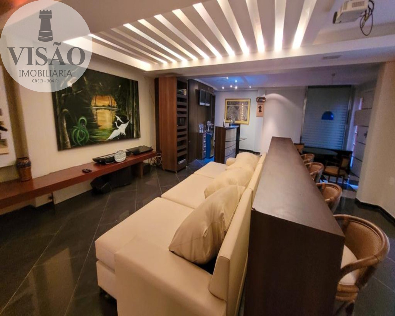 Casa à venda com 3 quartos, 250m² - Foto 2