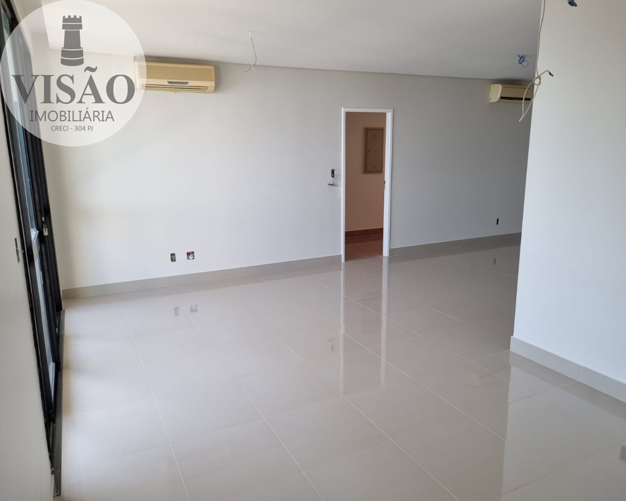 Apartamento à venda com 3 quartos, 204m² - Foto 2