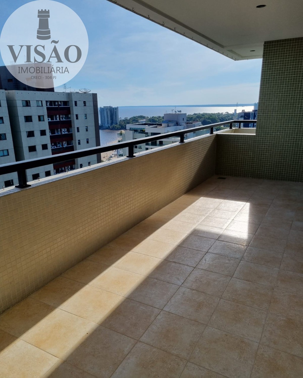 Apartamento à venda com 3 quartos, 204m² - Foto 3