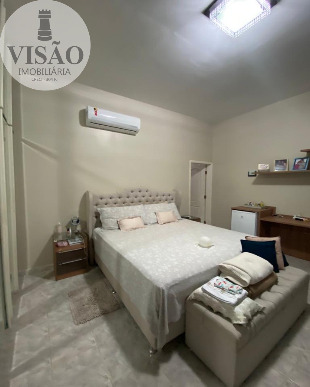 Casa à venda com 4 quartos, 250m² - Foto 10