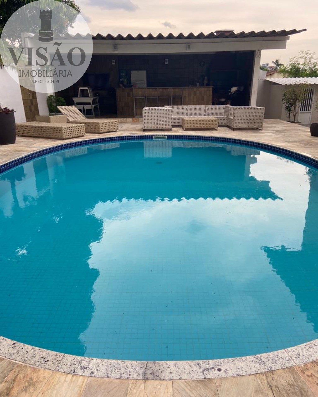 Casa à venda com 4 quartos, 250m² - Foto 15