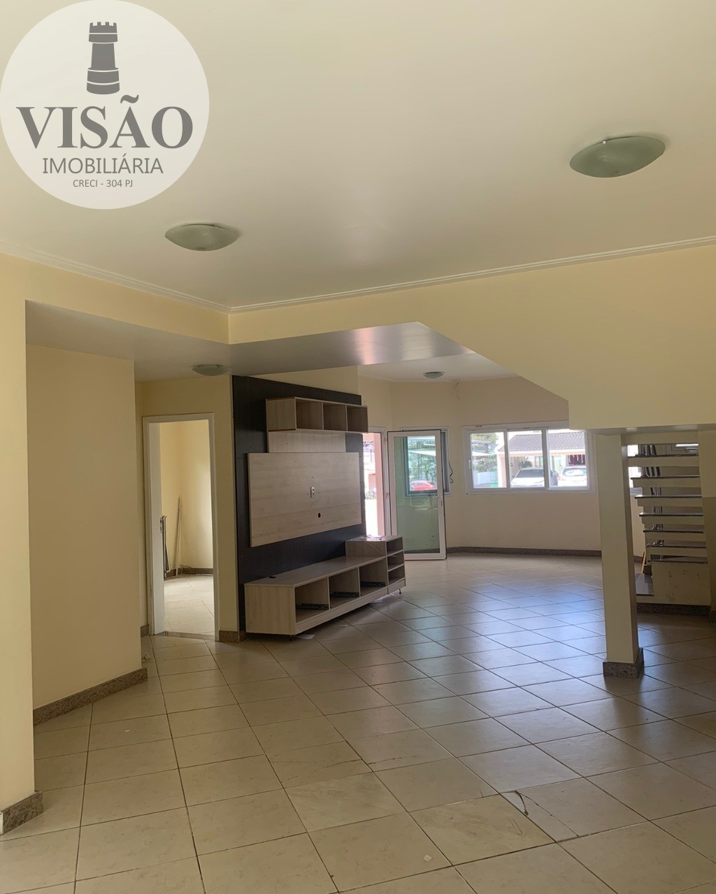 Casa à venda com 4 quartos, 240m² - Foto 1