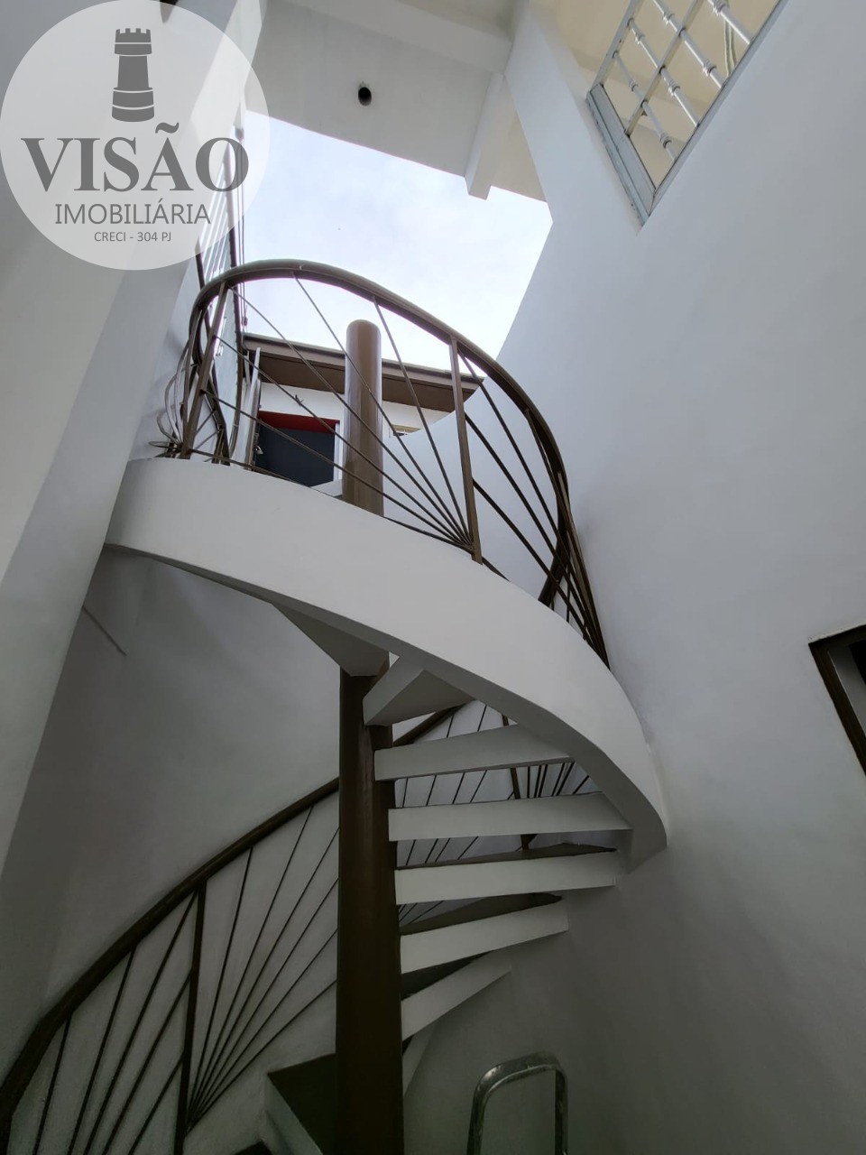 Casa à venda e aluguel com 2 quartos, 100m² - Foto 4