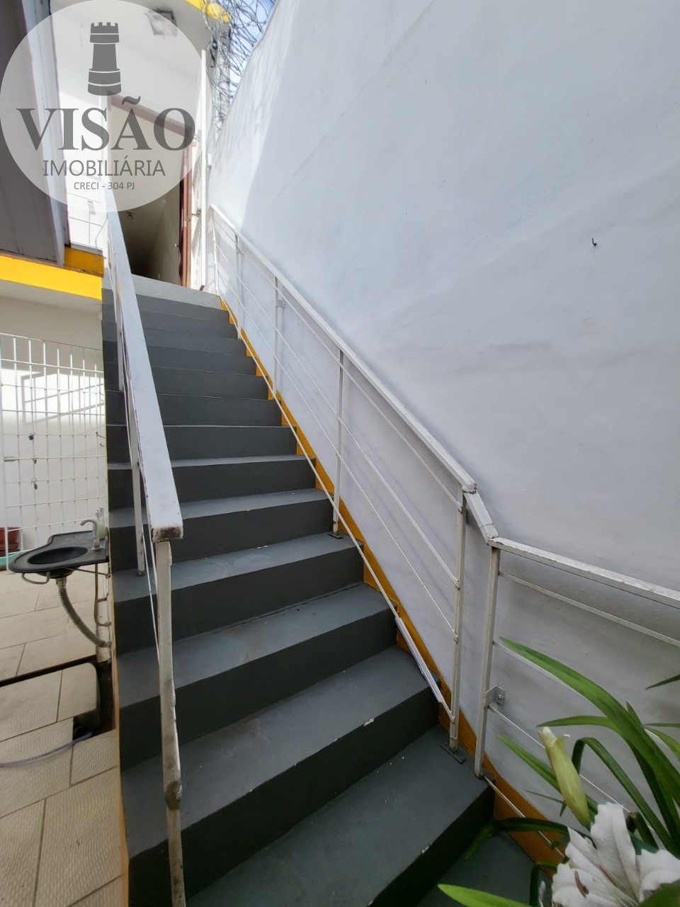 Casa à venda e aluguel com 2 quartos, 100m² - Foto 3