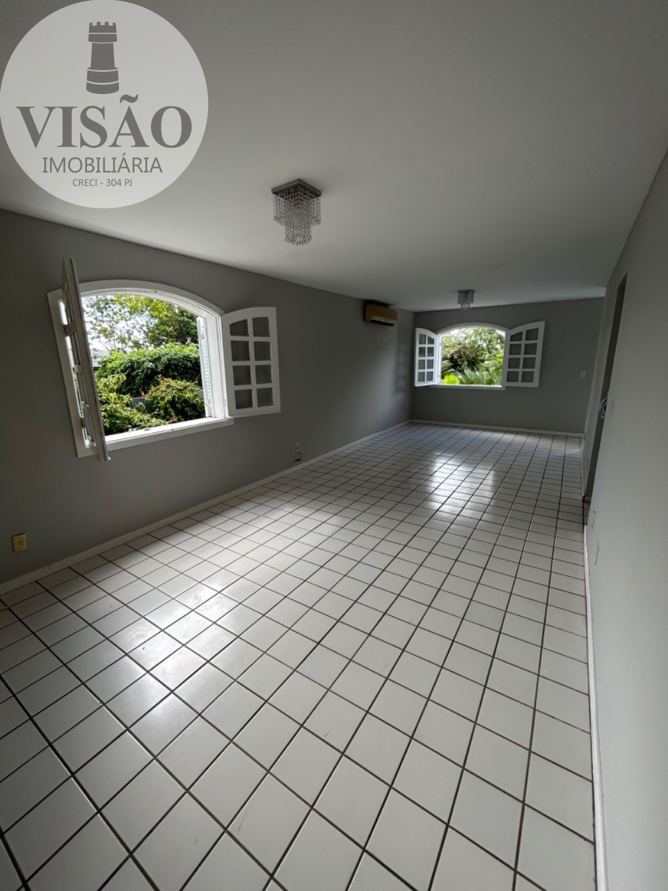 Casa para alugar com 5 quartos, 250m² - Foto 5